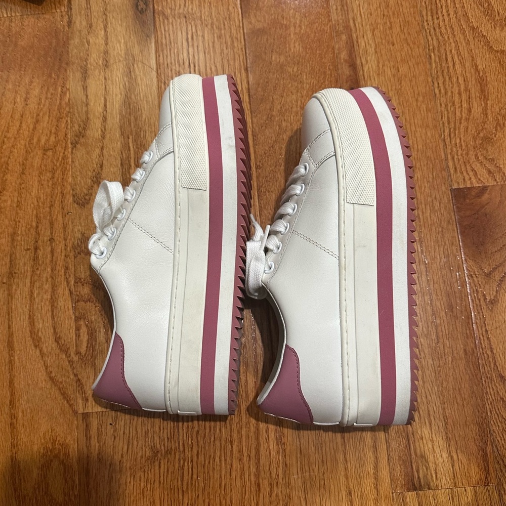 Marc Jacobs White and Pink Platform Sneakers with Classic Design - Picture 2 of 7
